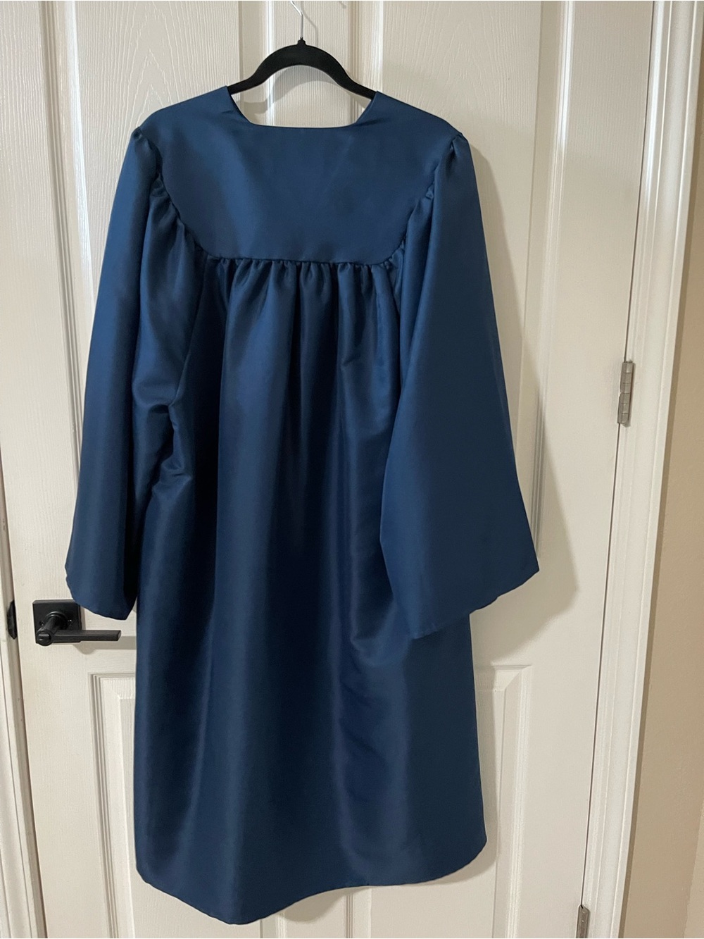 WGU Navy Blue Graduation Gown with Silver Stole and Cap - Picture 6 of 7